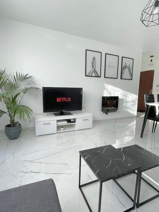 Appartamento Grand F3 A 30Mn De Paris - Terrasse + Parking Prive Saint-Ouen-l'Aumone Esterno foto